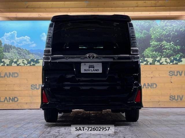 Toyota VOXY 2019-10 221601-17