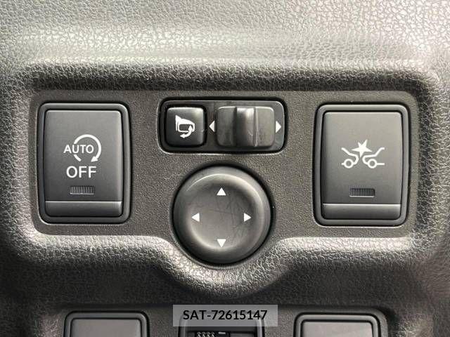 Nissan NOTE 2014-11 339978-7