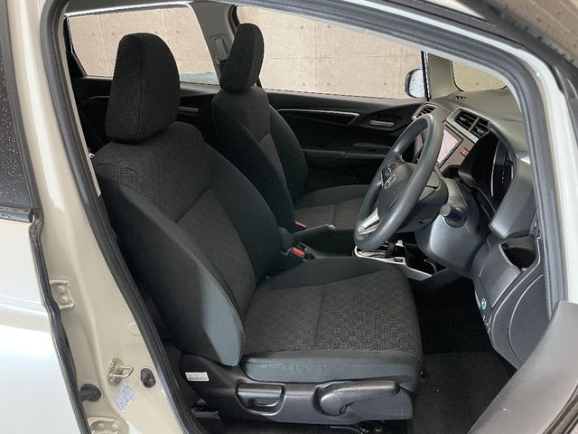 Honda FIT 2017-02 12421-3