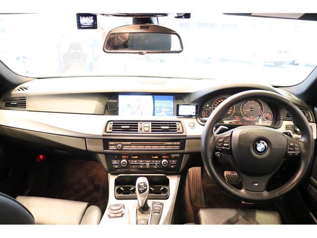 Bmw 5 SERIES 2011-02 6898-23