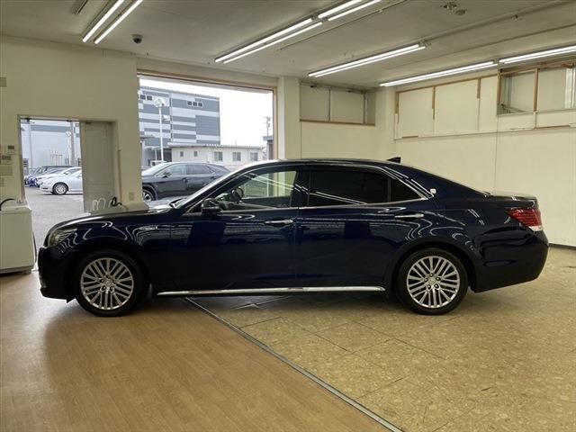 Toyota CROWN MAJESTA 2016-10 193605-7