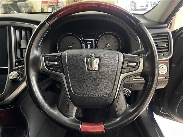 Toyota CROWN MAJESTA 2016-10 193605-24