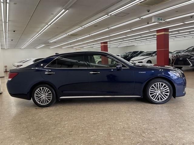 Toyota CROWN MAJESTA 2016-10 193605-3