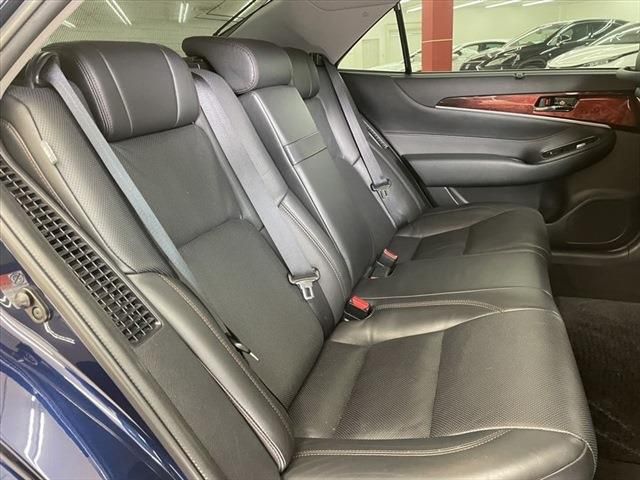 Toyota CROWN MAJESTA 2016-10 193605-20
