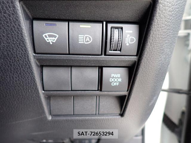 Toyota VOXY 2022-10 289260-17