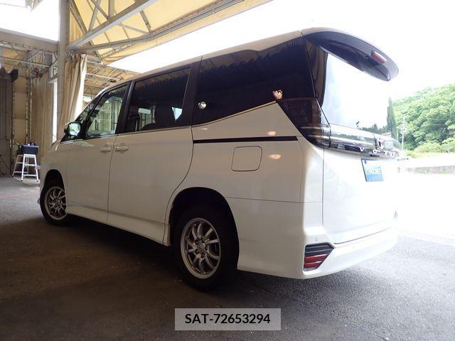 Toyota VOXY 2022-10 289260-2