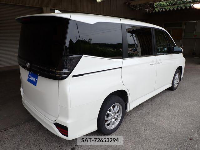 Toyota VOXY 2022-10 289260-7