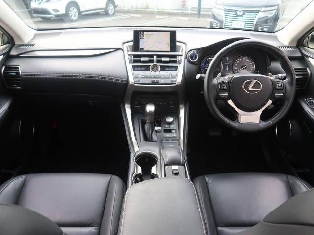 Lexus NX 2015-05 9550-1