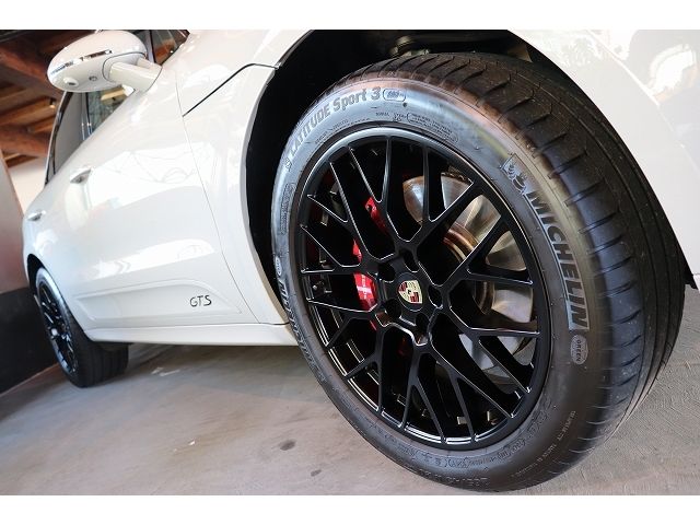 Porsche MACAN 2021-05 17494-8