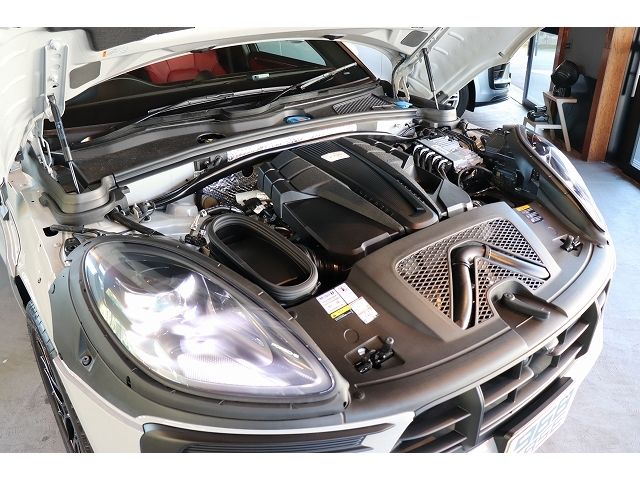 Porsche MACAN 2021-05 17494-9