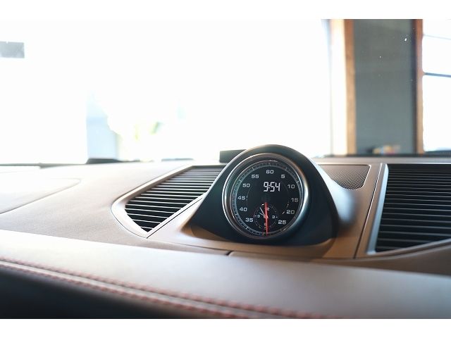 Porsche MACAN 2021-05 17494-19