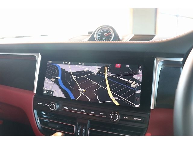 Porsche MACAN 2021-05 17494-20