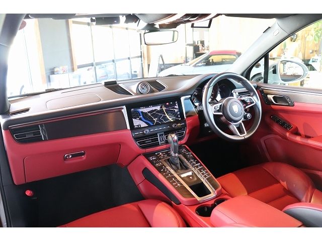 Porsche MACAN 2021-05 17494-10