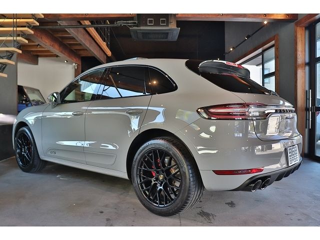 Porsche MACAN 2021-05 17494-3