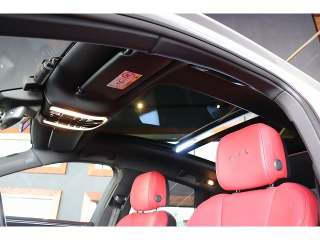 Porsche MACAN 2021-05 17494-11