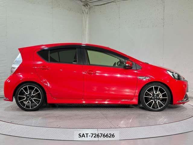 Toyota AQUA 2014-08 329236-3