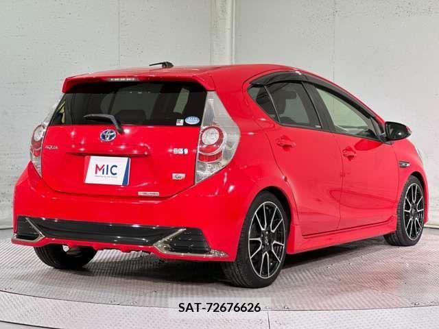Toyota AQUA 2014-08 329236-4