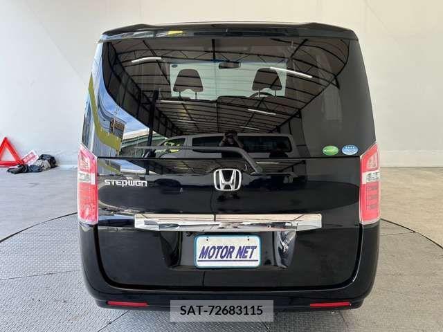 Honda STEP WGN 2012-07 236469-12