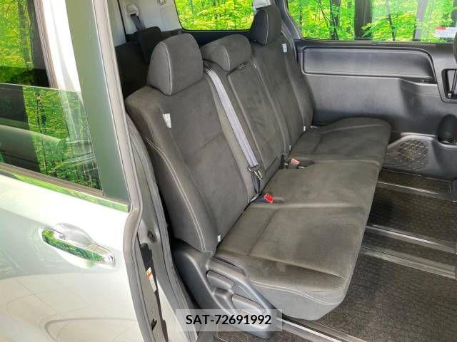 Toyota ESQUIRE 2015-10 359770-9