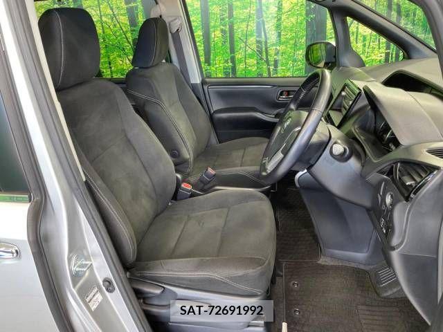 Toyota ESQUIRE 2015-10 359770-8