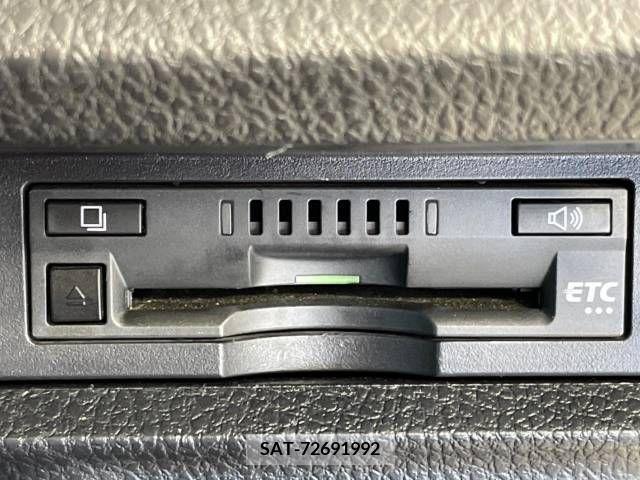 Toyota ESQUIRE 2015-10 359770-4