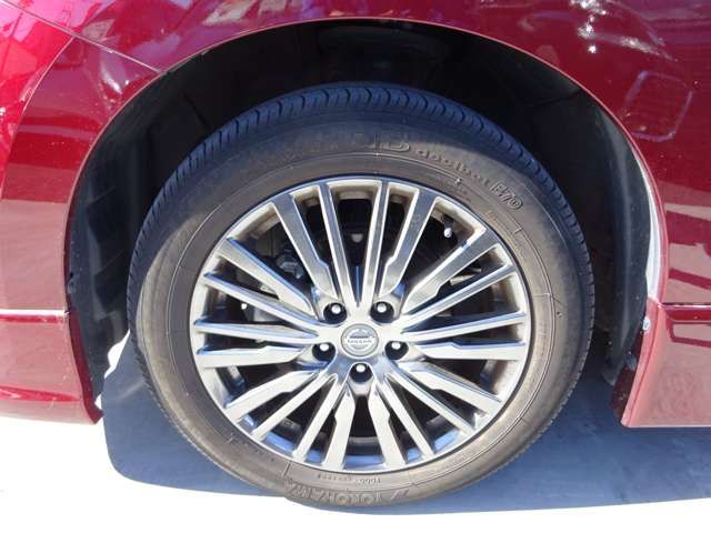 Nissan ELGRAND 2020-10 195915-11