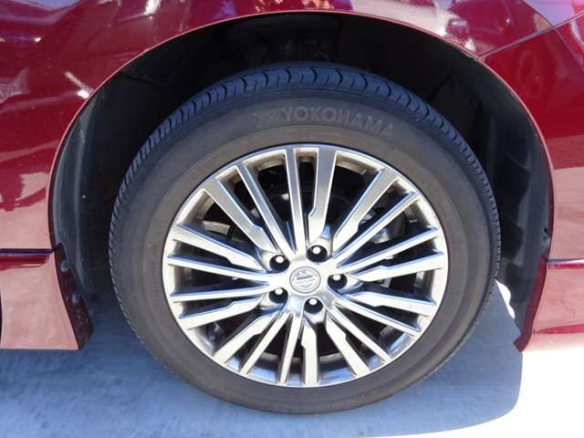 Nissan ELGRAND 2020-10 195915-14
