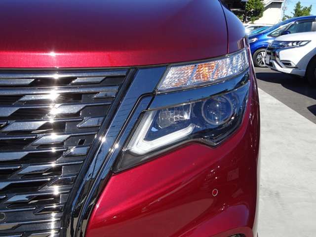 Nissan ELGRAND 2020-10 195915-3