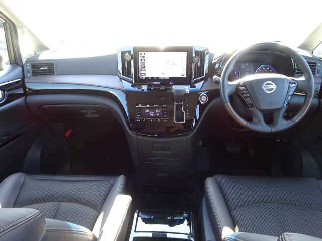 Nissan ELGRAND 2020-10 195915-1
