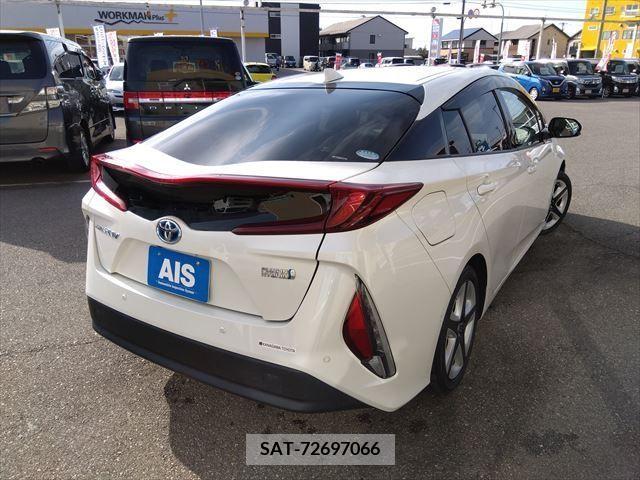 Toyota PRIUS PHV 2017-03 282550-2