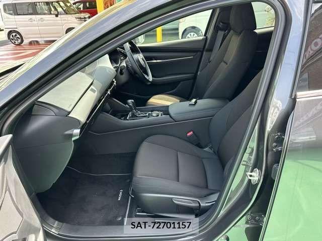 Mazda MAZDA3 2022-01 276406-2