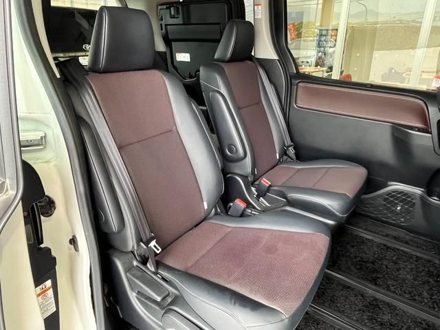Toyota ESQUIRE 2014-11 187390-16