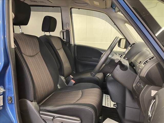 Nissan SERENA 2015-07 20782-8