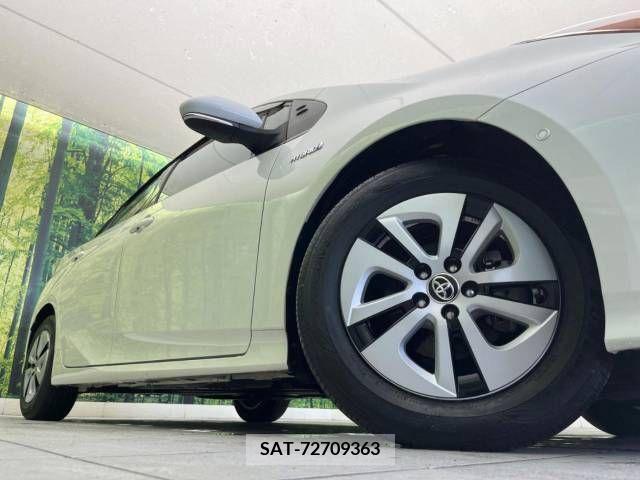Toyota PRIUS 2016-10 241028-12