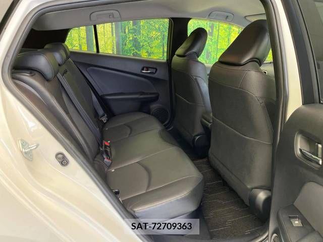 Toyota PRIUS 2016-10 241028-10