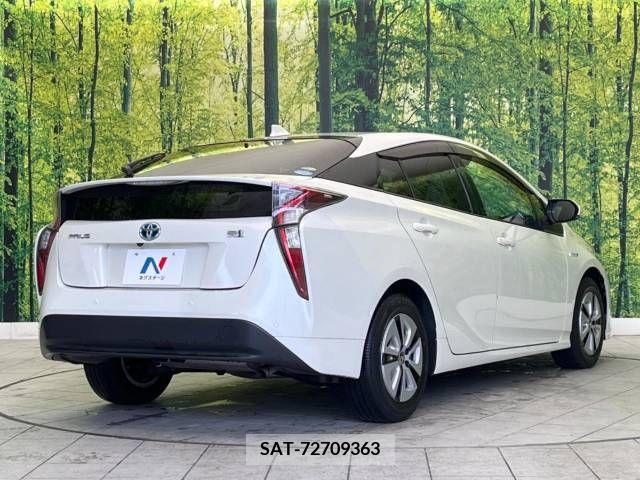 Toyota PRIUS 2016-10 241028-17