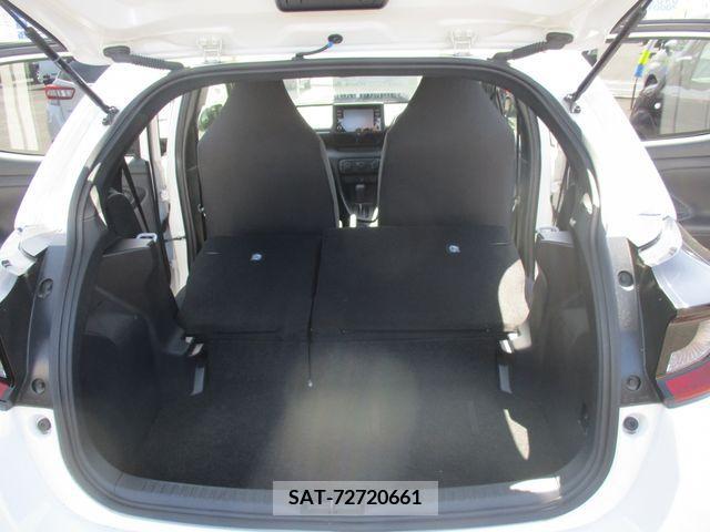 Toyota YARIS 2020-04 290845-6