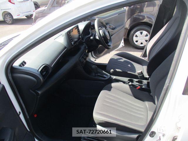 Toyota YARIS 2020-04 290845-4