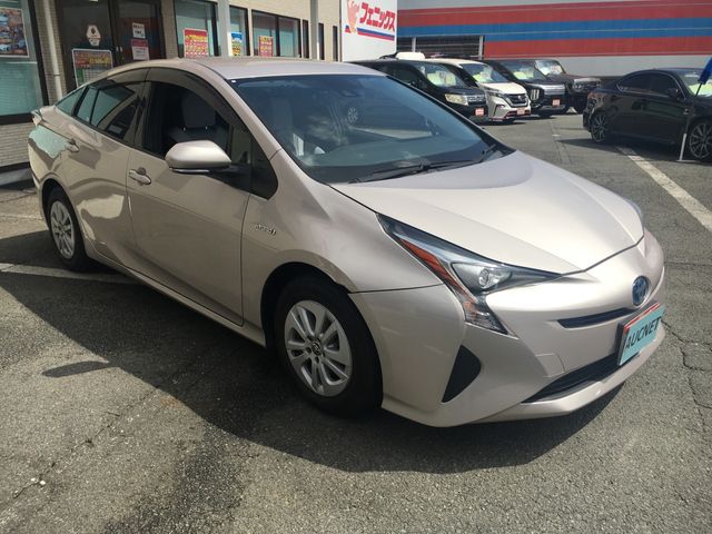 Toyota PRIUS 2016-07 10785-2