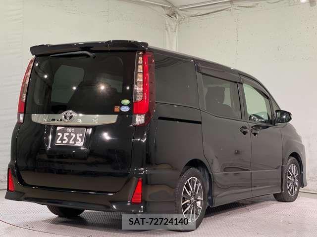 Toyota NOAH 2014-03 204830-8