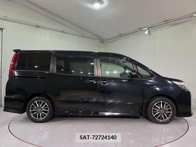 Toyota NOAH 2014-03 204830-7