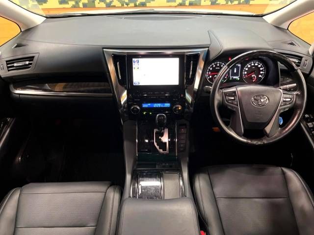 Toyota VELLFIRE 2018-05 188320-1