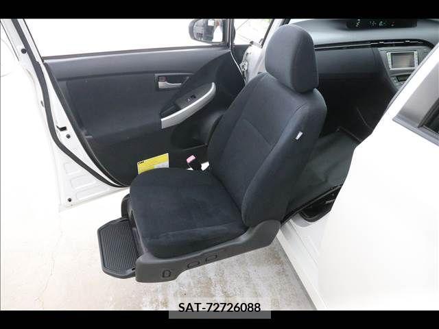 Toyota PRIUS 2012-03 283326-4