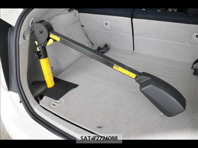 Toyota PRIUS 2012-03 283326-7