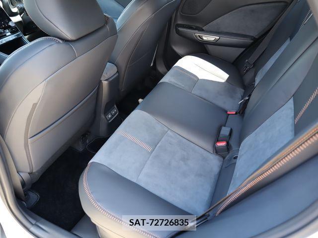 Lexus LBX 2024-03 275424-11