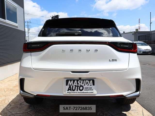 Lexus LBX 2024-03 275424-5