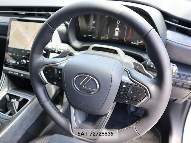 Lexus LBX 2024-03 275424-12