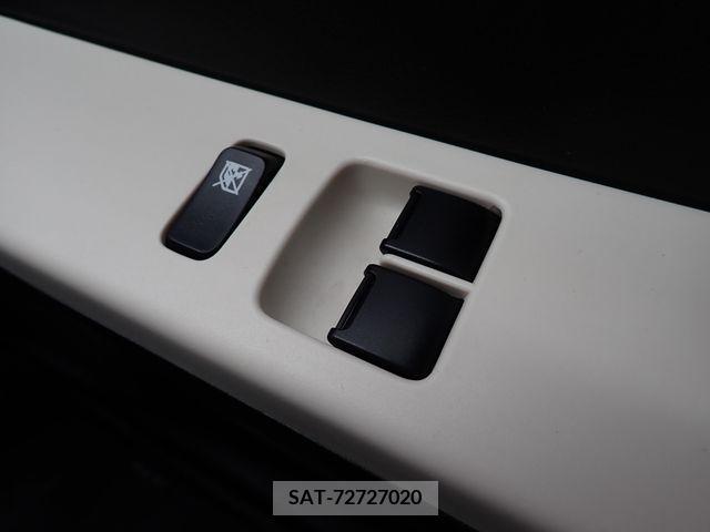 Suzuki ALTO 2017-02 372583-9