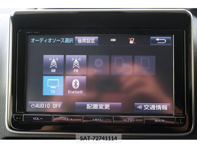 Toyota VOXY 2016-06 321489-6