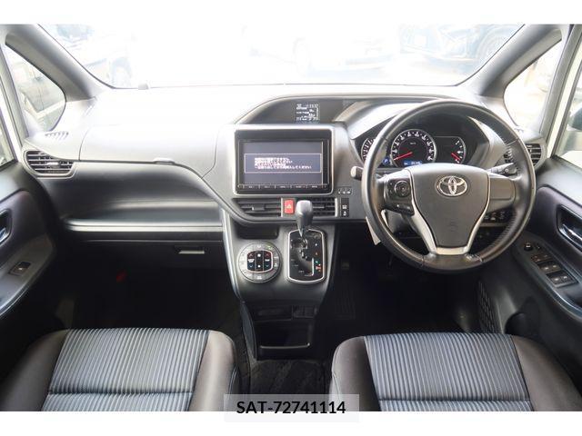 Toyota VOXY 2016-06 321489-5